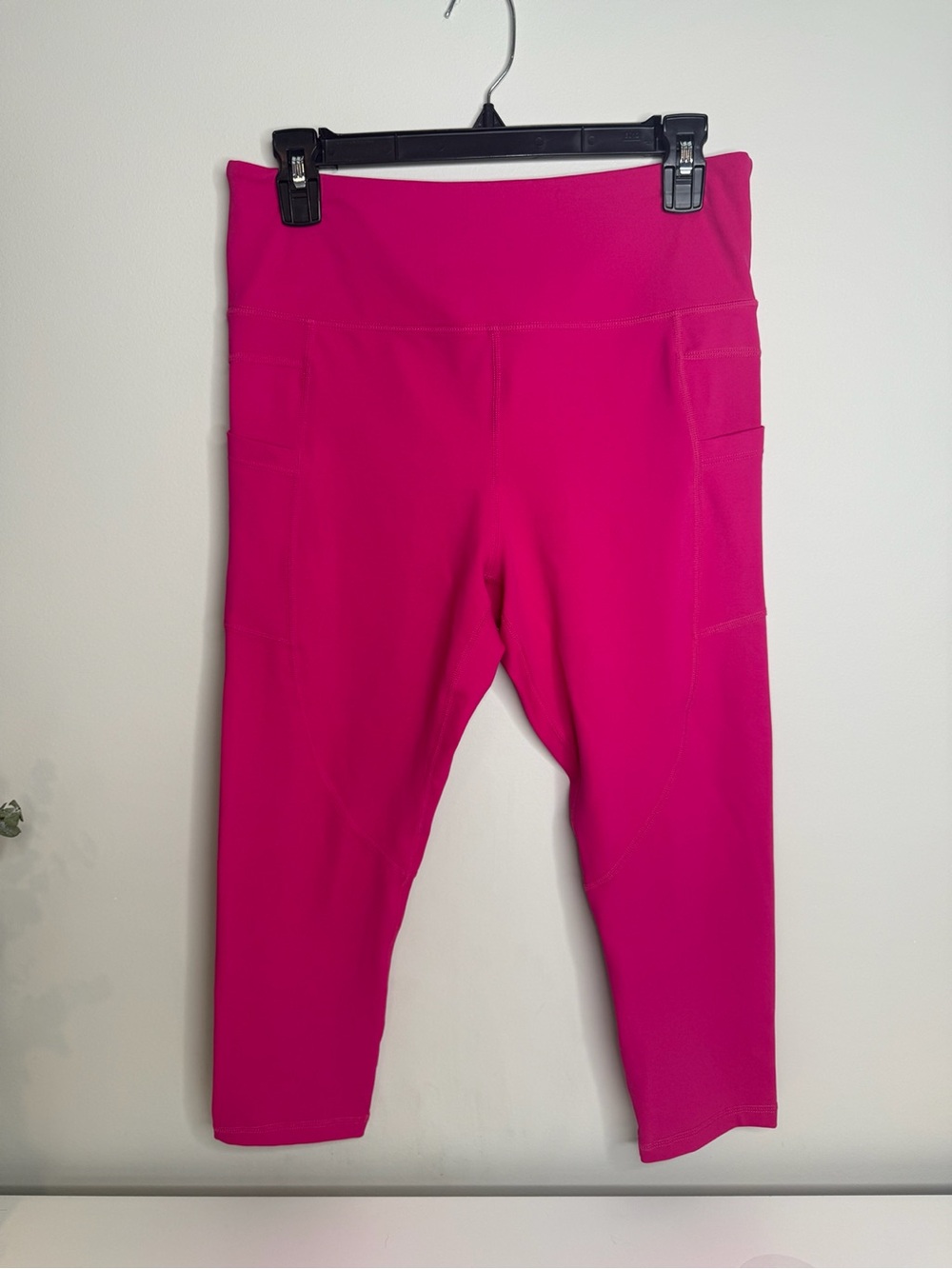 NWOT Zyia Active Light n Tight Hi-Rise Pocket Capri Leggings Hot Pink Size 12